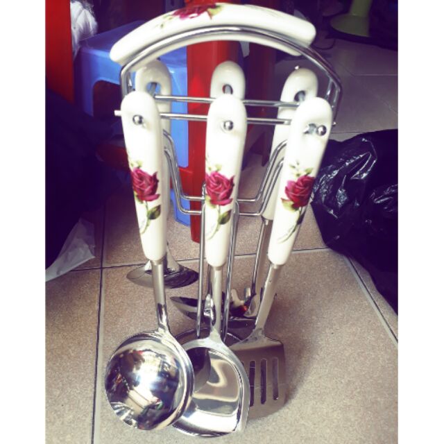 Bộ môi thìa 6 món cán sứ có giá