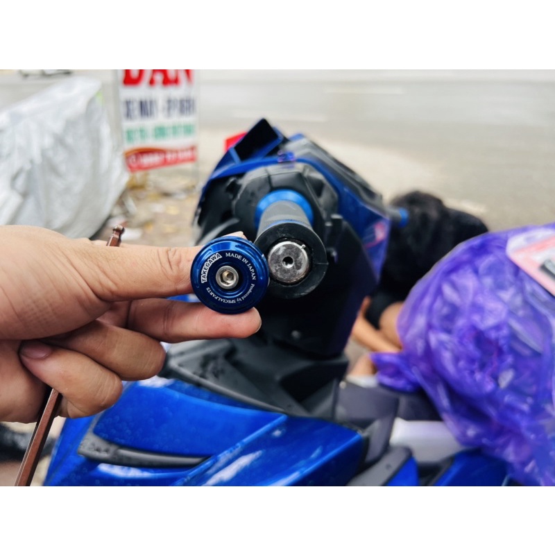 Cục căn nhôm lắp gù xe máy,tạo vị trí cố định cho gù tay lái xe máy(GIÁ 1 Cục Ắc)