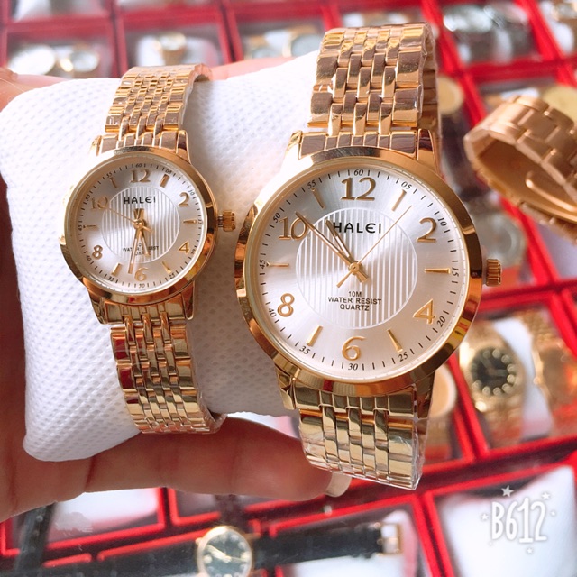 Đồng hồ cặp nam nữ Halei thiết kế số nổi dễ nhìn. Tặng kèm pin dự phòng