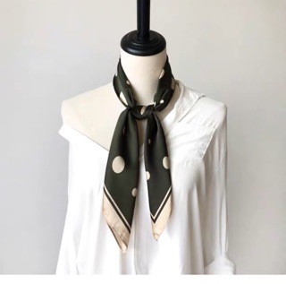Khăn bi vuông lụa size 70x70.