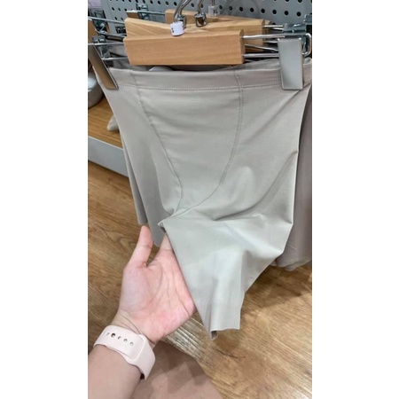 NỮ QUẦN SHORT ĐỊNH HÌNH KHÔNG ĐƯỜNG MAY/ QUẦN GEN | BigBuy360 - bigbuy360.vn