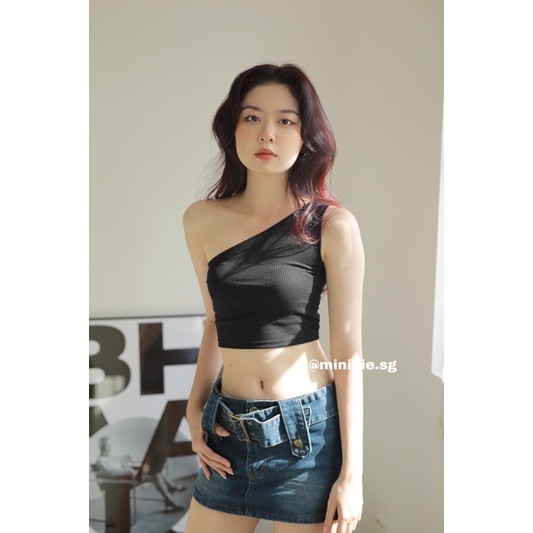 Áo Croptop Lệch Vai Kiểu Ôm Co Dãn Màu Hồng Hot Pink Mùa Hè