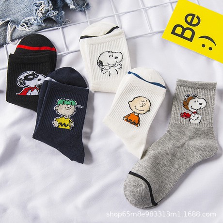 Tất chú chó Snoopy siêu dễ thương - cổ cao