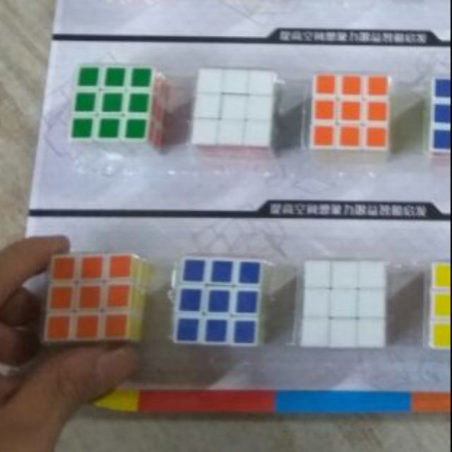 Lẻ 1 chiếc rubik