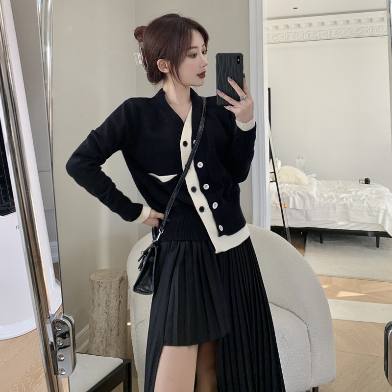 Chân váy xẻ midi xếp ly Emilyshop