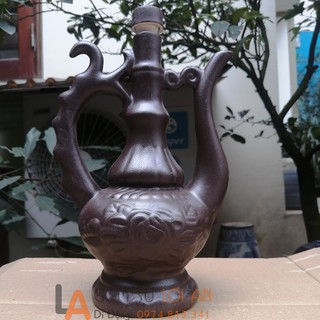 bình đựng rượu độc lạ