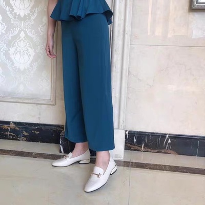 Giày MOCA nữ đế 5cm màu kem đen đế cao su mũi vuông