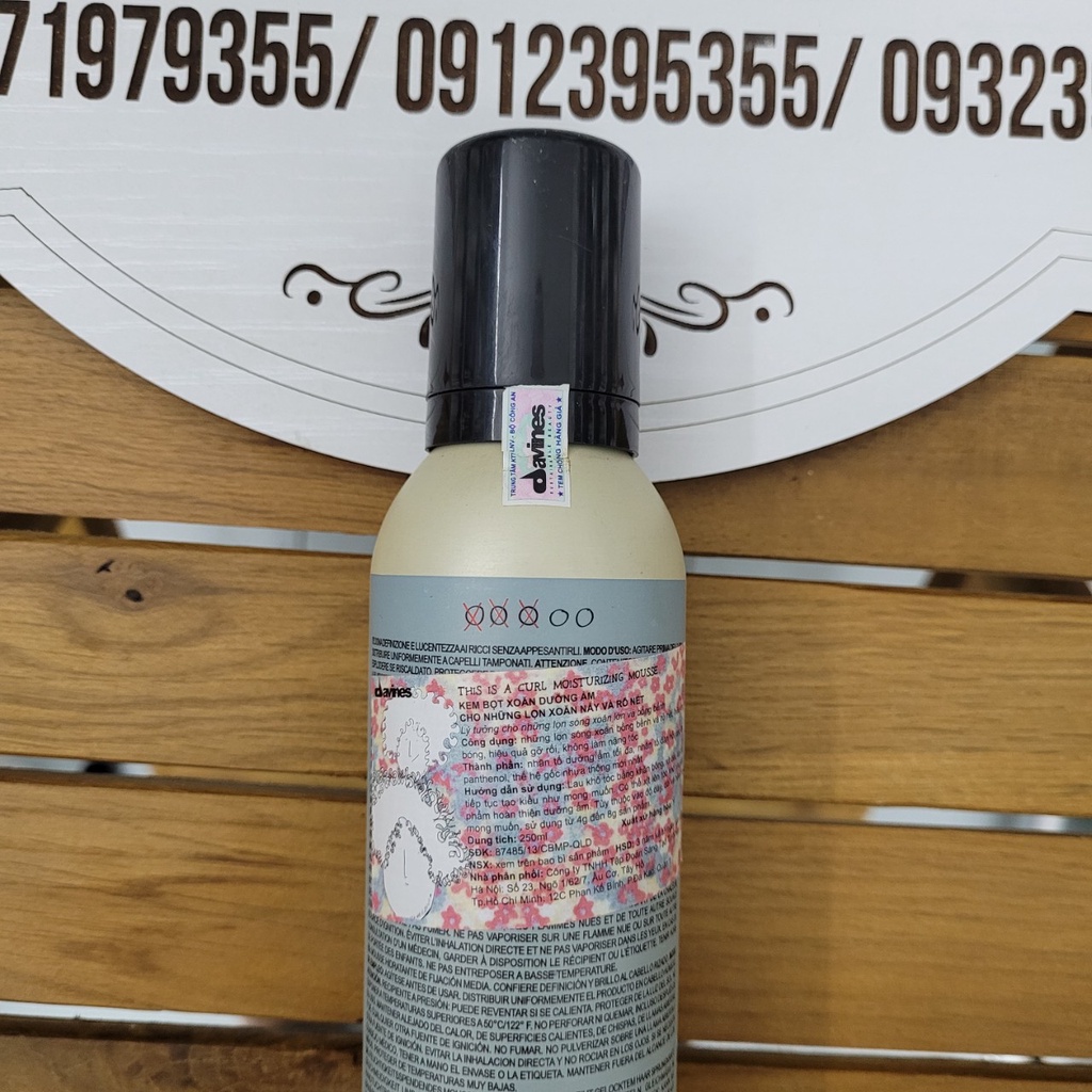 KEM BỌT XOĂN DƯỠNG ẨM DAVINES 250ML