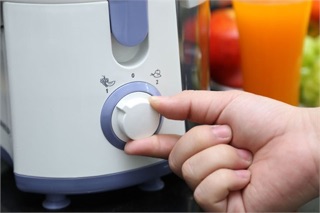 Máy Ép Trái Cây Philips HR1811