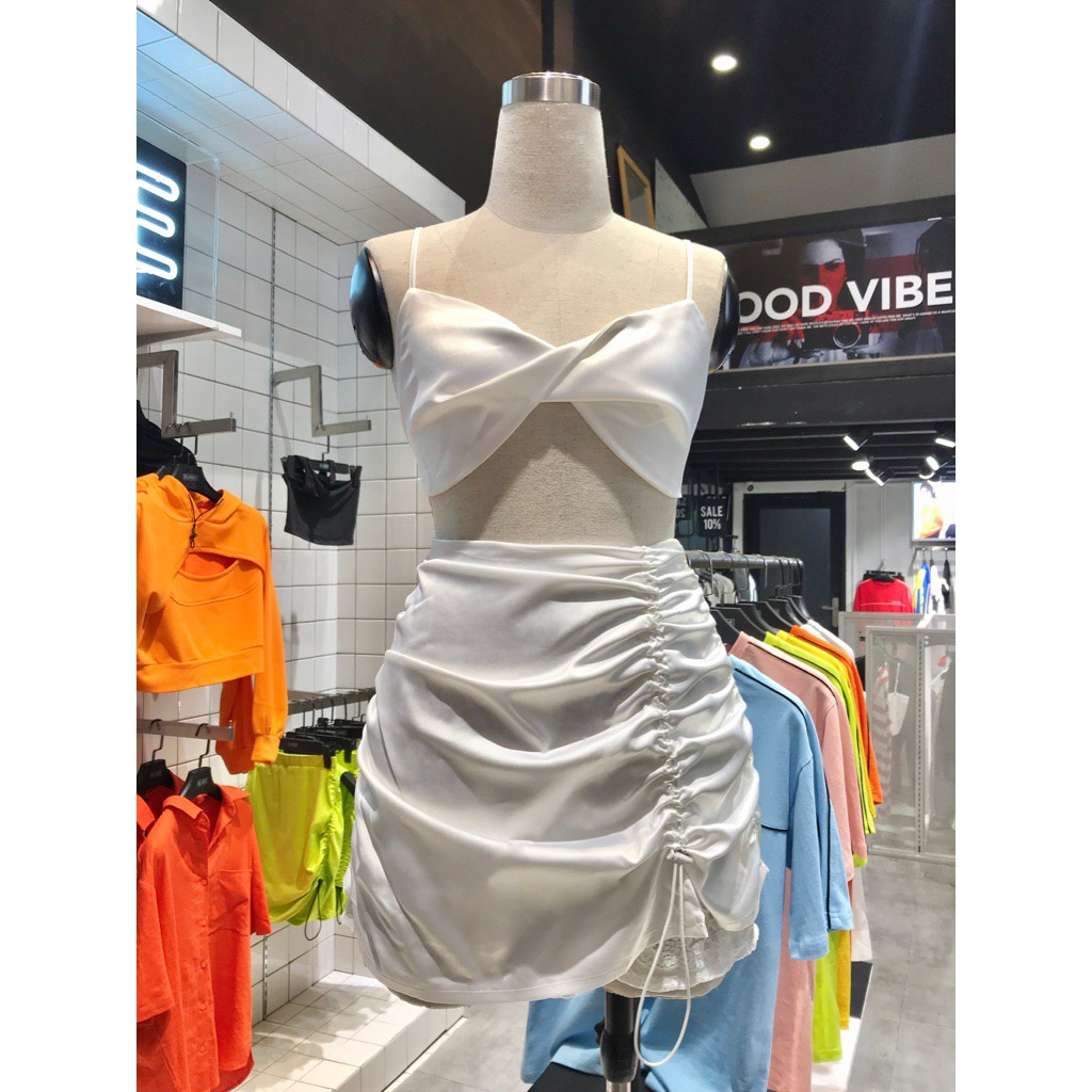 Lace Ruched Skirt - Váy ren satin dây rút BLMDE | BigBuy360 - bigbuy360.vn