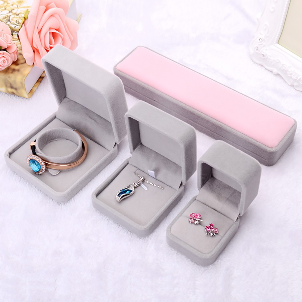 Hộp Đựng Trang Sức Bằng Nhung Sang Trọng Ốp
