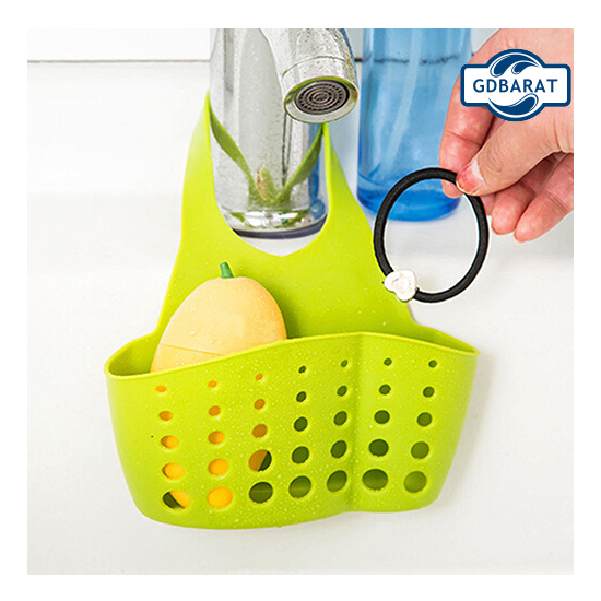 Giỏ đựng miếng xốp rửa chén có hai ngăn đục lỗ thoát nước giúp sắp xếp gọn gàng cho bồn rửa chén