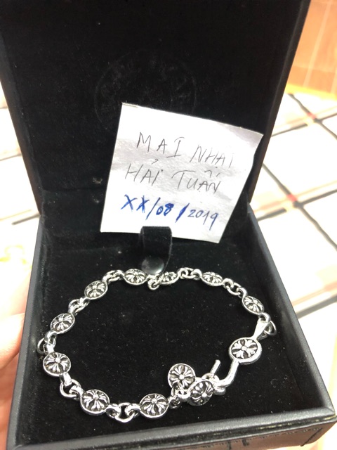 Lắc tay chrome hearts