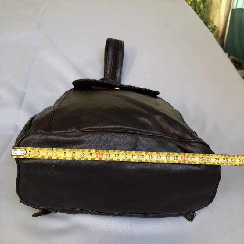 Túi chuẩn si. Túi qua sử dụng. Khách vui lòng xem hình nếu muốn biết thêm thông tin sản phẩm mời khách vô chat . Thanks.