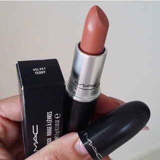 Son MAC Velvet Teddy: tông NUDE đất
