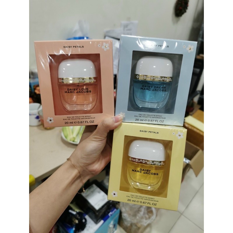 Mẫu mới nhất Nước hoa nữ Marc Jacobs có 3 mùi , mỗi chai 20ml