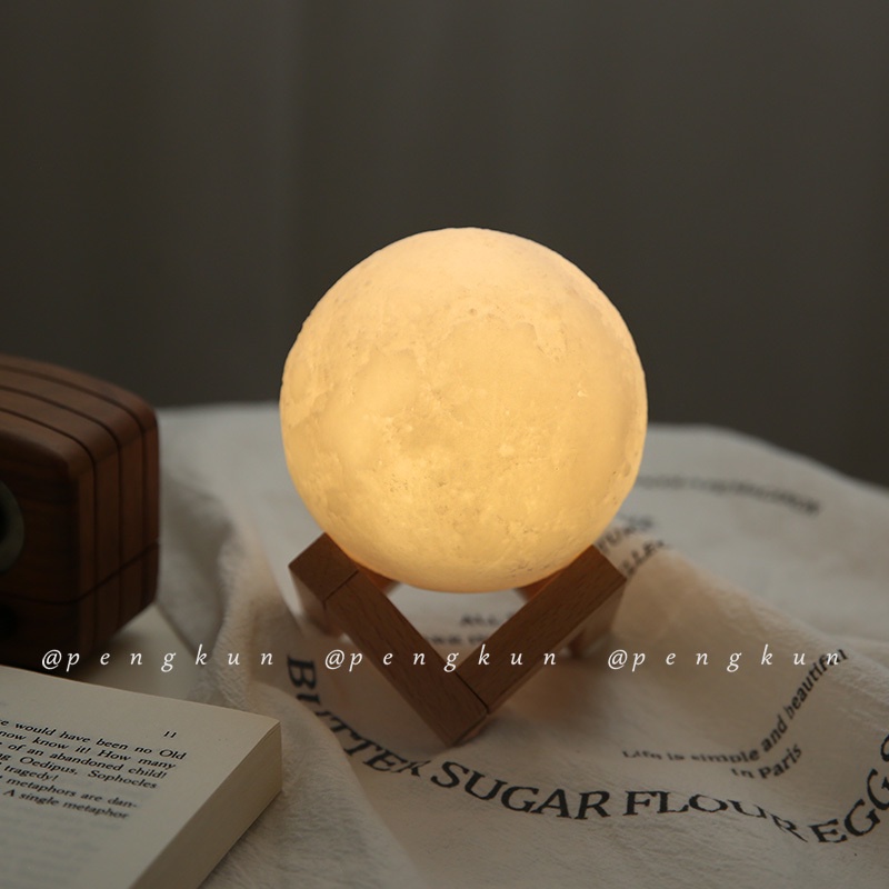 Đèn ngủ để bàn hình mặt trăng 3D sáng tạo
