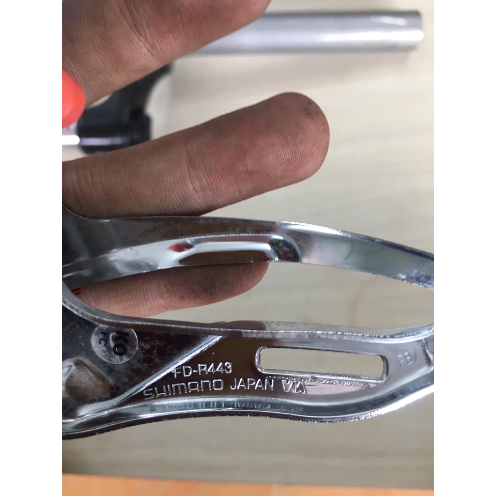 Gạt đĩa / sang đĩa 3 x 9  SHIMANO FD - R443 Nhà máy Japan