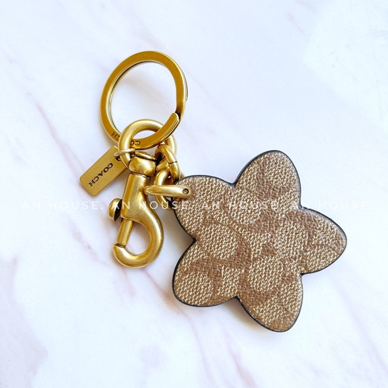 Móc khoá charm Coach hoa 2 tầng