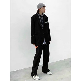 áo blazer thêu chữ