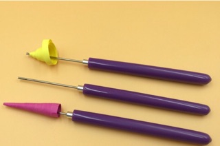 Que cuốn quilling tặng kèm 2 bó giấy