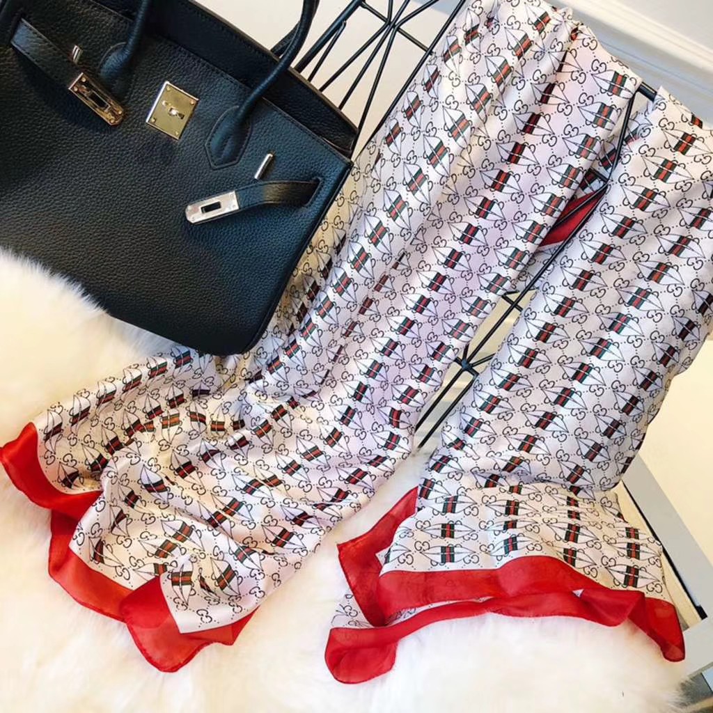 Khăn Choàng Lụa In Họa Tiết Thời Trang Dành Cho Nữ