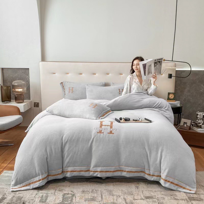BỘ CHĂN GA GỐI NỈ NHUNG THÊU CHỮ H MẪU MỚI - CHĂN GA NỈ NHUNG CAO CẤP LOẠI 1