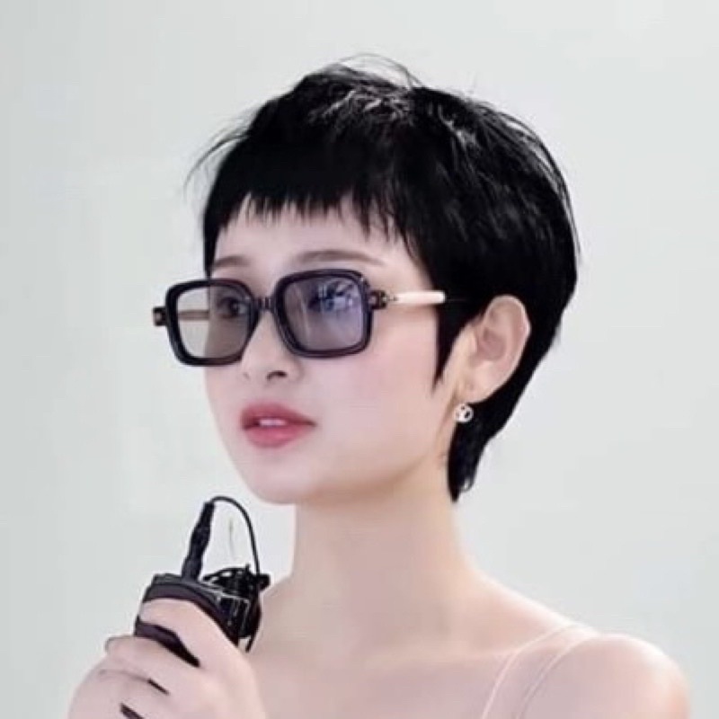 Kính thời trang KUBORAUM P2 chống UV400,Thiết kế gọng vuông thời trang cá tính,dành cho cả nam và nữ.