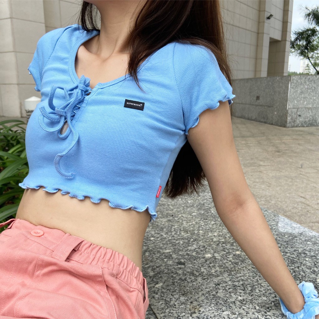 Usthebasic - Áo croptop thắt nơ ngực Seize Tie-Front