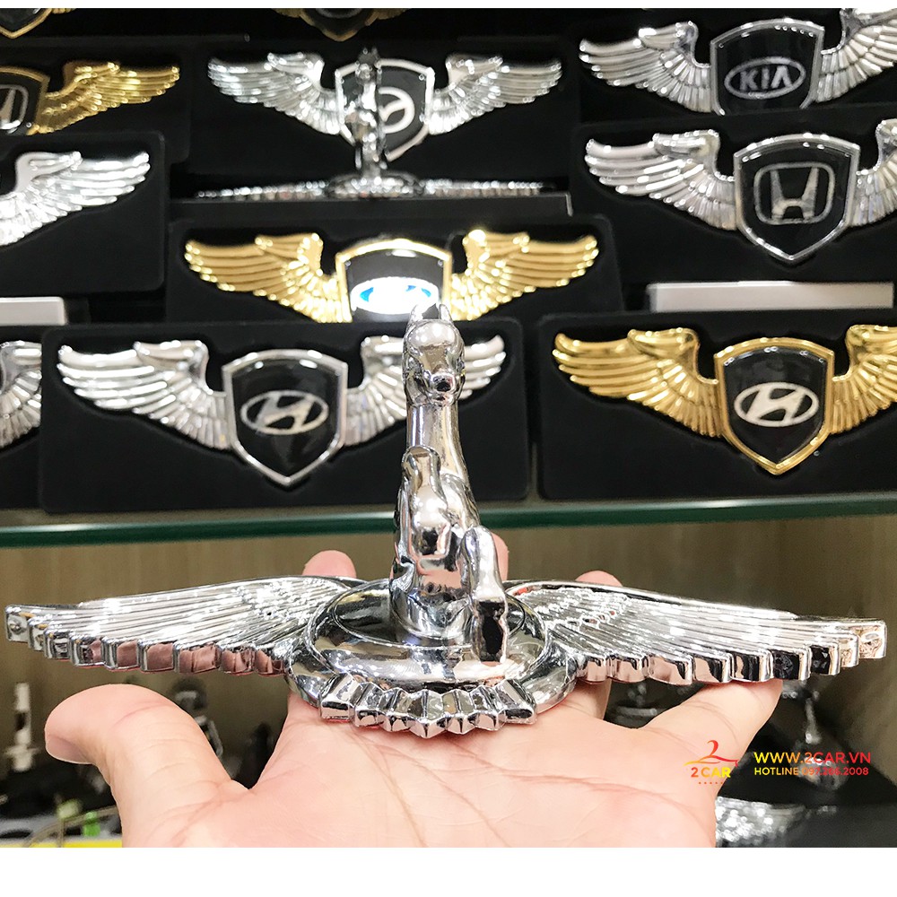 Logo dán capo mui xe cánh chim hình con ngựa Ferrari