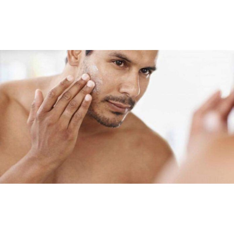 Sữa rửa mặt Neutrogena Men Skin Clearing Acne Wash