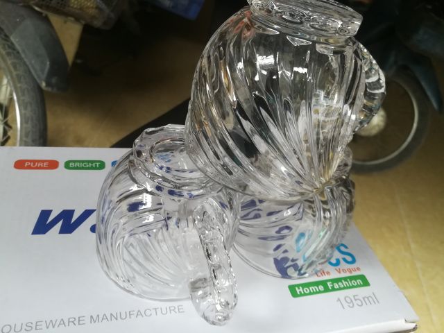 Bộ 6 cốc thủy tinh kèm bình