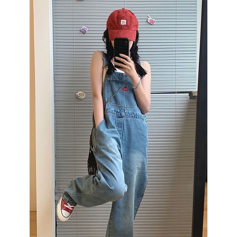 Quần yếm denim nữ dáng rộng, mỏng thêu hình cherry