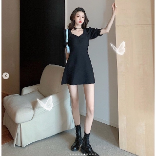 Đầm đen cổ vuông basic ✨