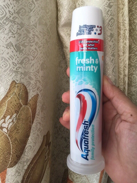 Kem đánh răng dạng xịt 3 trong 1 bạc hà Aquafresh