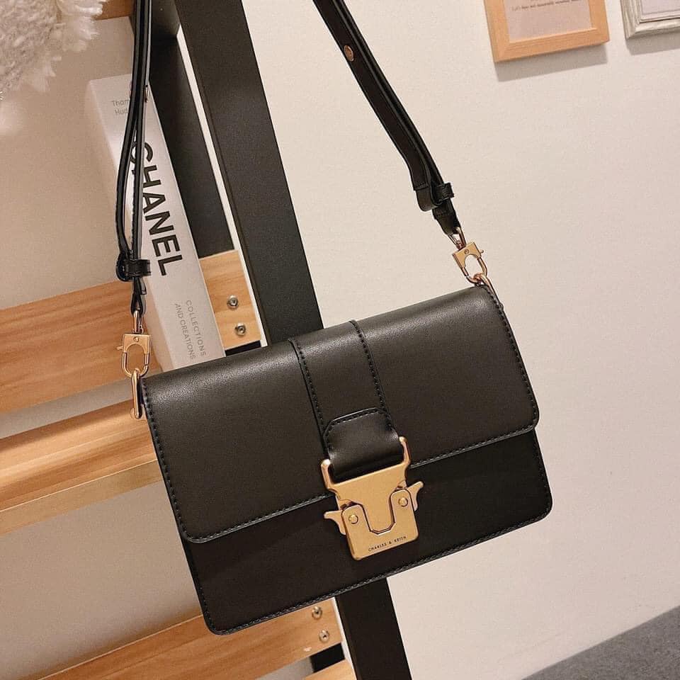 Túi Sừng Trâu Charles and Keith chính hãng