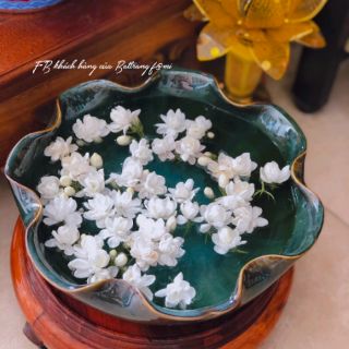 Bát thả hoa tụ lộc