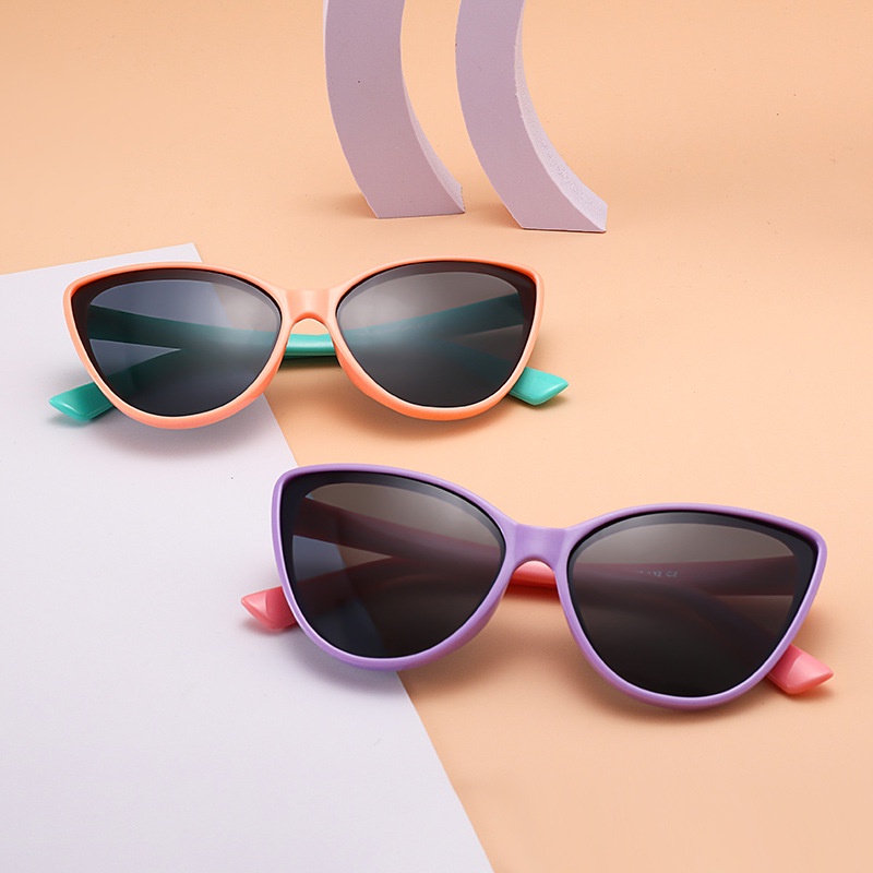 Kính mát cho bé gái dáng mắt mèo thời trang mẫu hot 2022