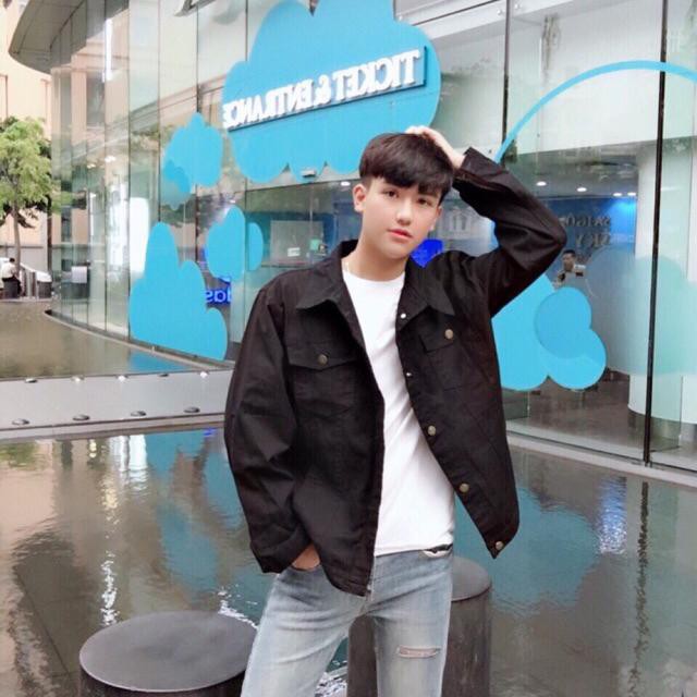 ÁO KHOÁC KAKI MÀU ĐEN FOME RỘNG NAM VÀ NỮ MẶC RẤT CHẤT. NF2