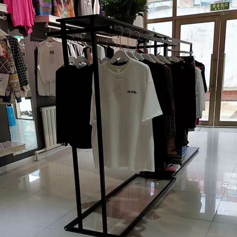 kệ đôi mẫu mới treo quần áo shop