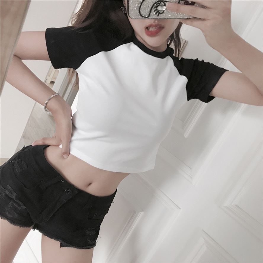 Áo croptop tay ngắn màu đen trắng thời trang quyến rũ dành cho nữ