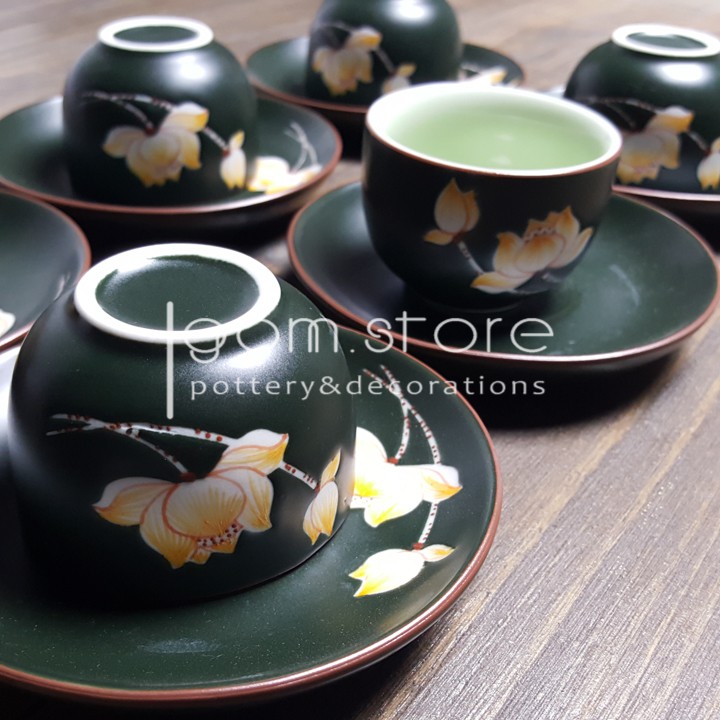 Ấm trà Bát Tràng dáng trúc vẽ sen vàng (Bộ ấm chén trên có 2 màu Nâu và Xanh rêu) | BigBuy360 - bigbuy360.vn