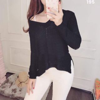 Áo len cổ v