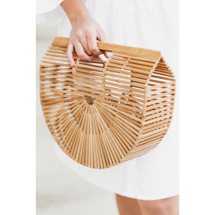 Túi tre hình bán nguyệt size M/ Kích thước: Đường kính 30 cm * Bề rộng 7 cm/ Phụ Kiện Chụp Hình Áo Dài/ Quà Tặng Cho Her