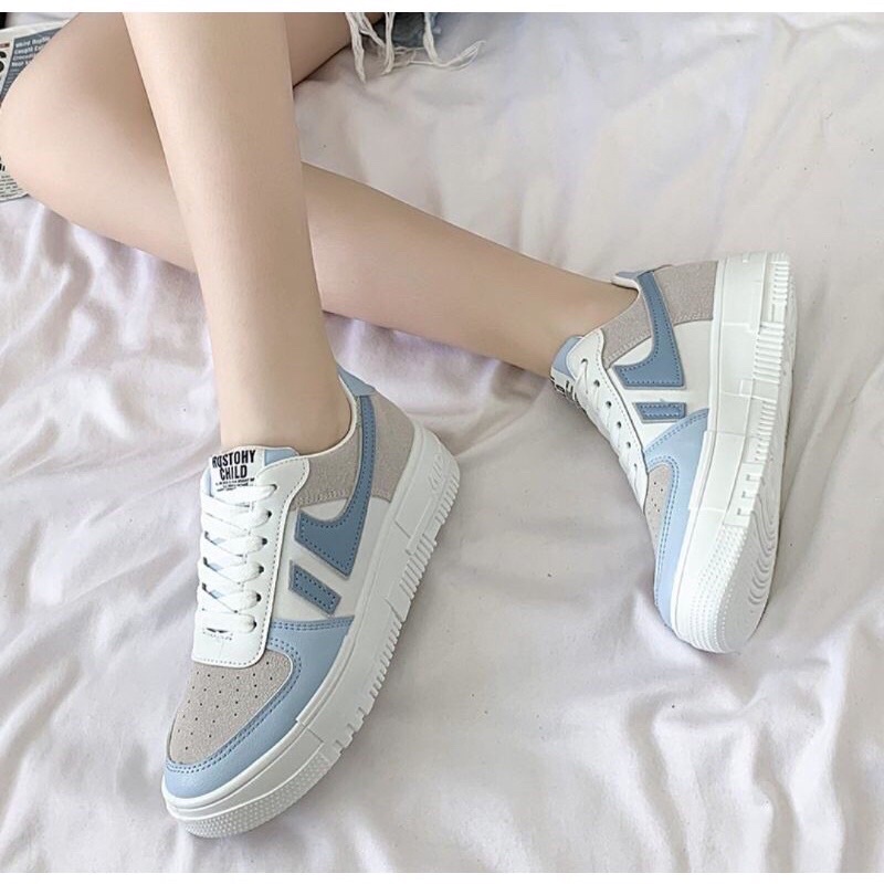 GIÀY THỂ THAO TRẮNG VIỀN MÀU TIA SET AIRR