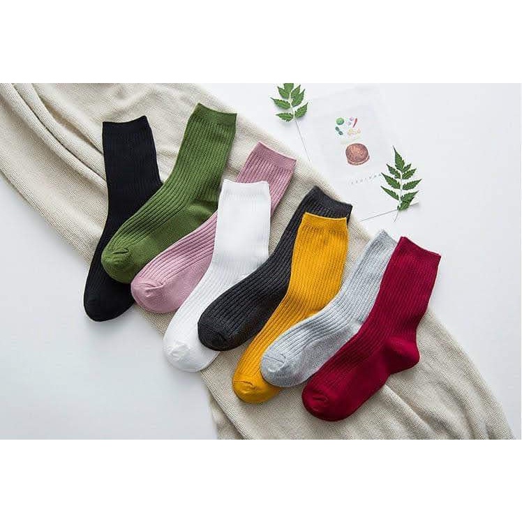 Tất trung lửng màu xanh lá unisex
