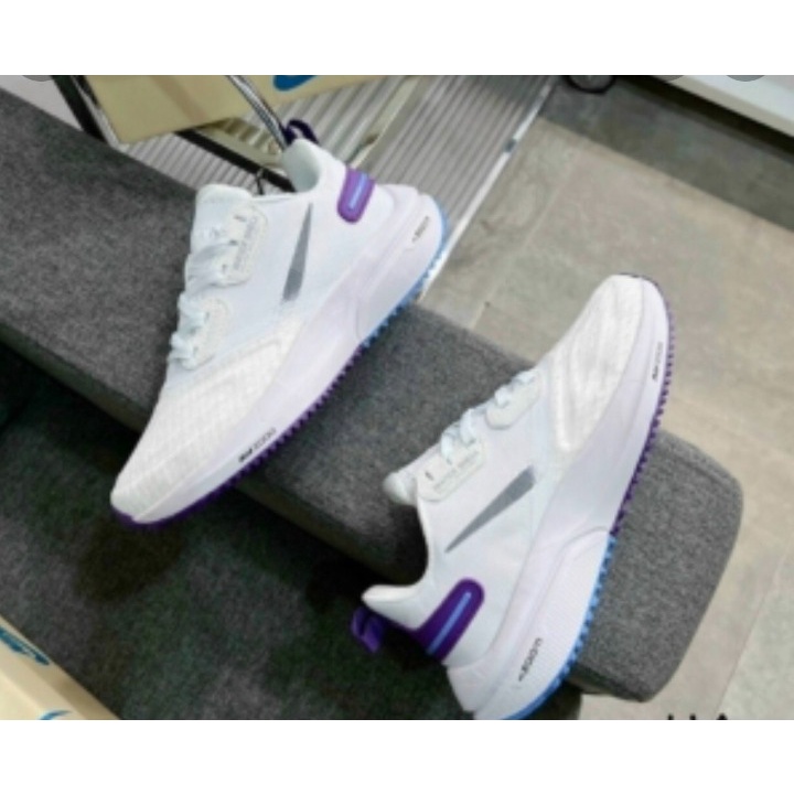 Giày thể thao sneaker air zoom trắng gót đen siêu nhẹ 2022