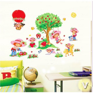Decal dán tường Cô bé dâu tây
