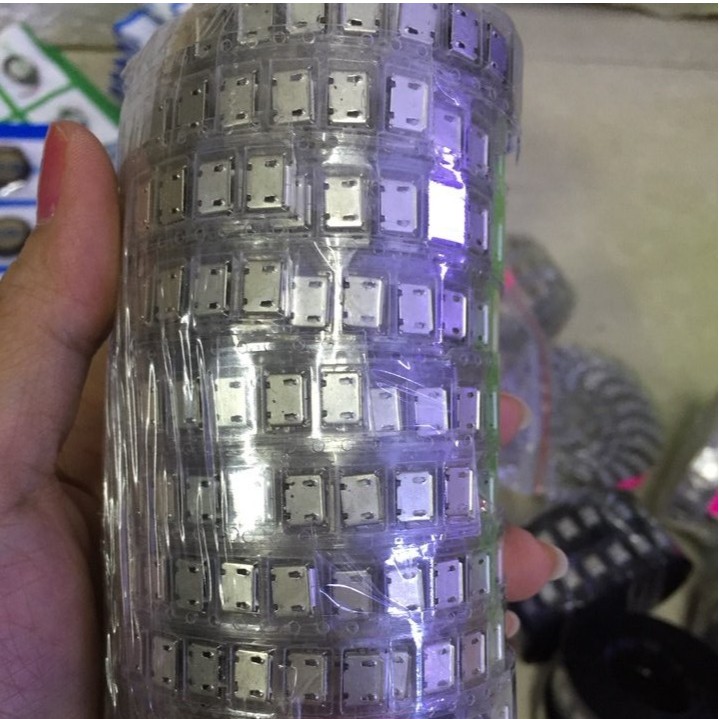 Chân sạc 5 chân  thông dụng, dùng chung cho nhiều đời máy giá lẻ 1 cái