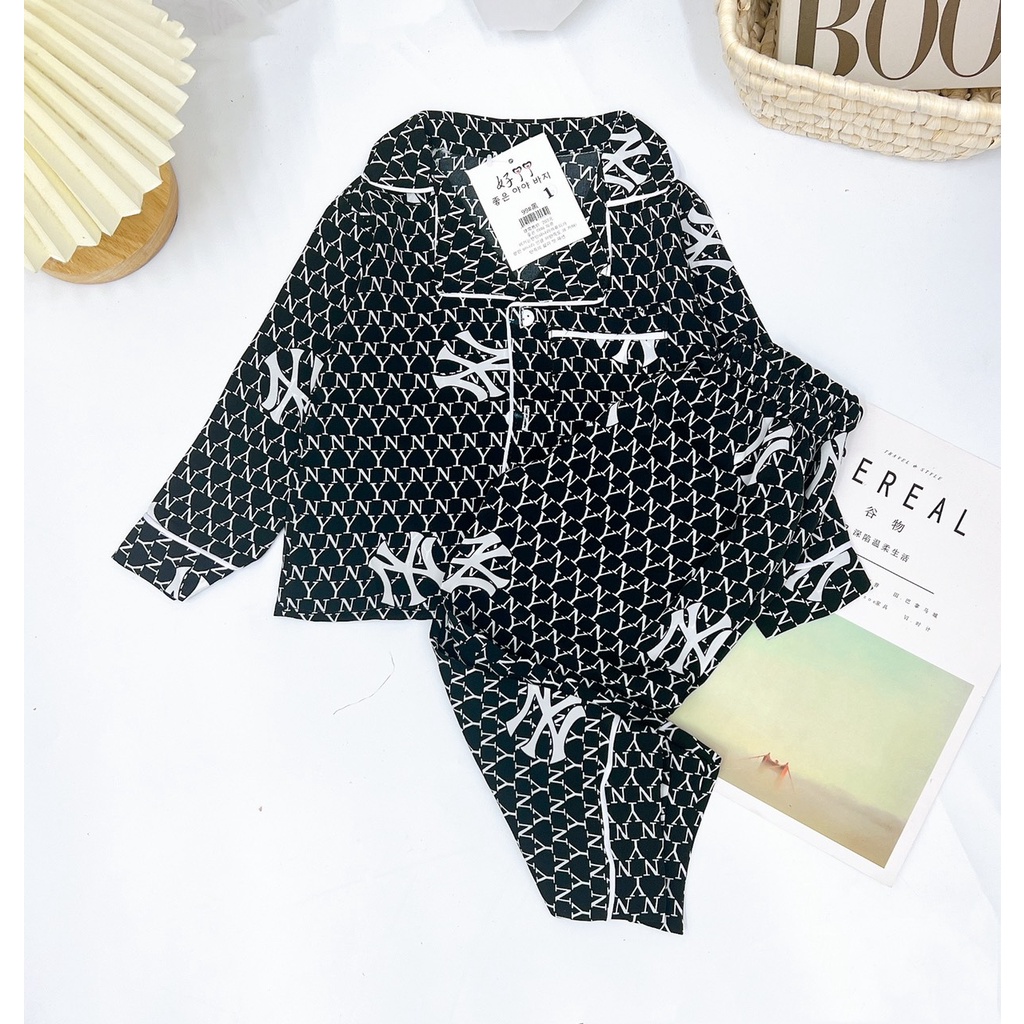 Bộ ngủ pijama cho bé, bộ pijama lụa Hàn cao cấp họa tiết thương hiệu sành điệu (MẪU MỚI) cho bé trai, bé gái 20-33kg